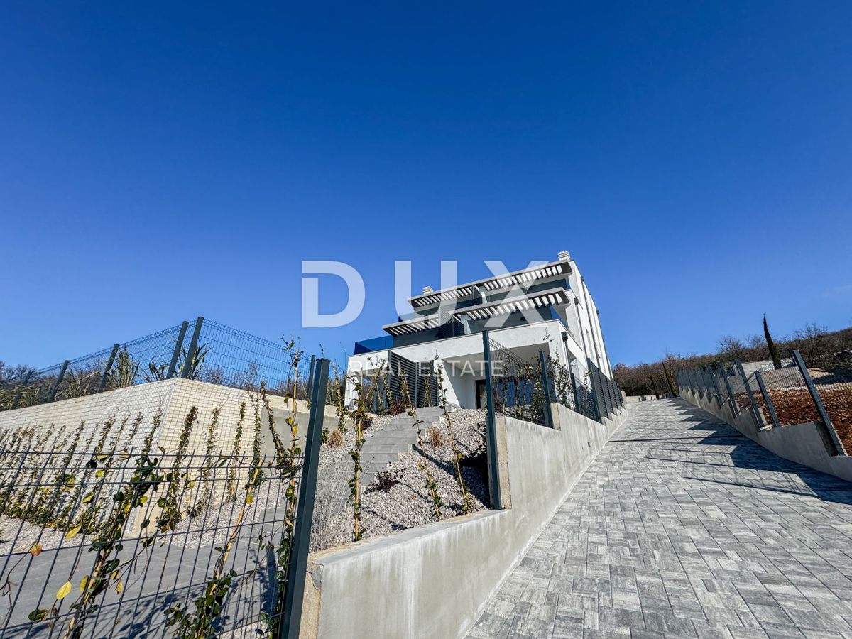 RIJEKA, KOSTRENA - ekskluzivna dupleks vila z bazenom in garažo ter panoramskim pogledom na morje