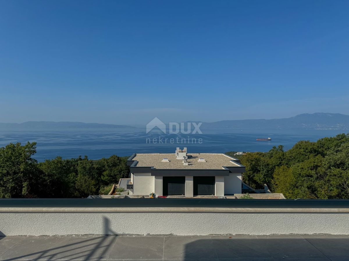RIJEKA, KOSTRENA - ekskluzivna dupleks vila z bazenom in garažo ter panoramskim pogledom na morje