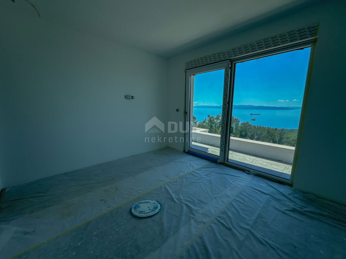 RIJEKA, KOSTRENA - ekskluzivna dupleks vila z bazenom in garažo ter panoramskim pogledom na morje