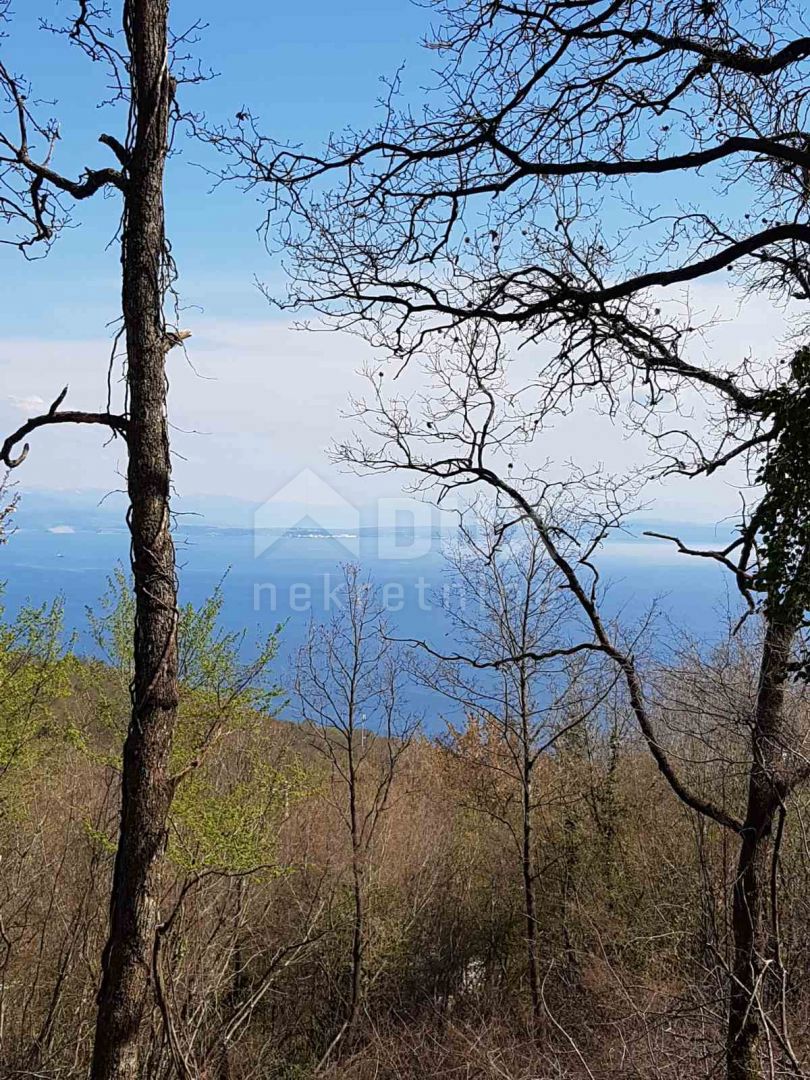 OPATIJA, BREGI - gradbeno zemljišče 1945m2 s pogledom na morje za poslovno-stanovanjski ali stanovanjski objekt - oddaja apartmajev / družinske hiše / vile / hiše - počitnice z bazenom