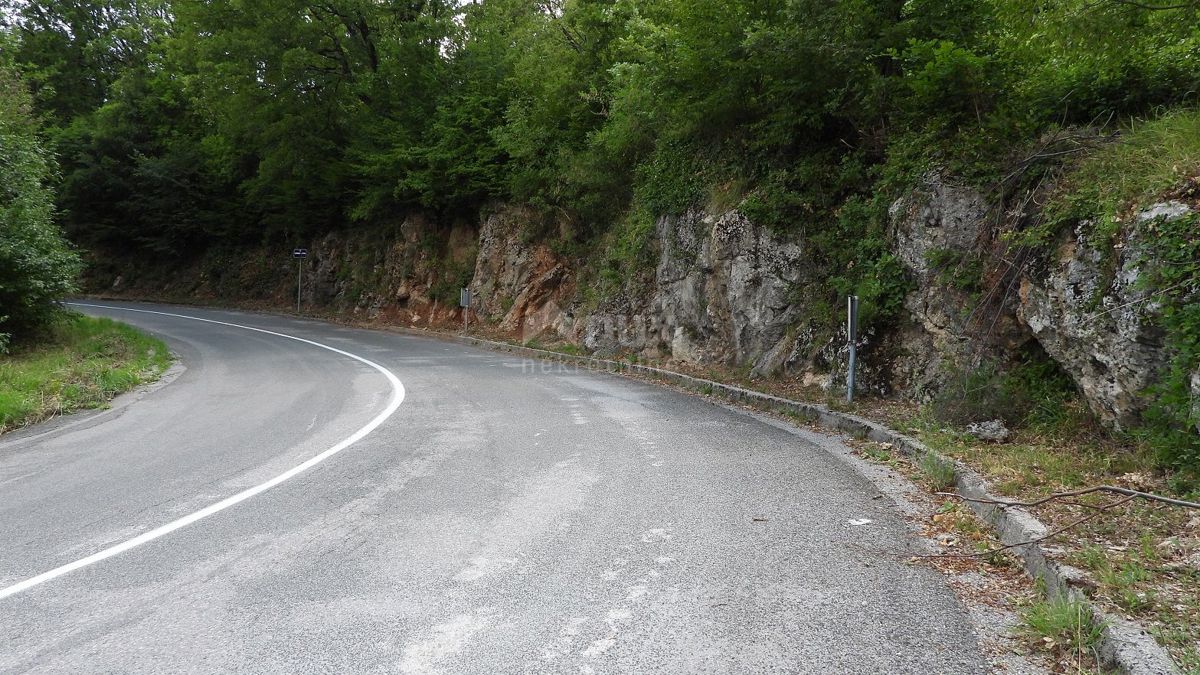 OPATIJA, BREGI - gradbeno zemljišče 1945m2 s pogledom na morje za poslovno-stanovanjski ali stanovanjski objekt - oddaja apartmajev / družinske hiše / vile / hiše - počitnice z bazenom