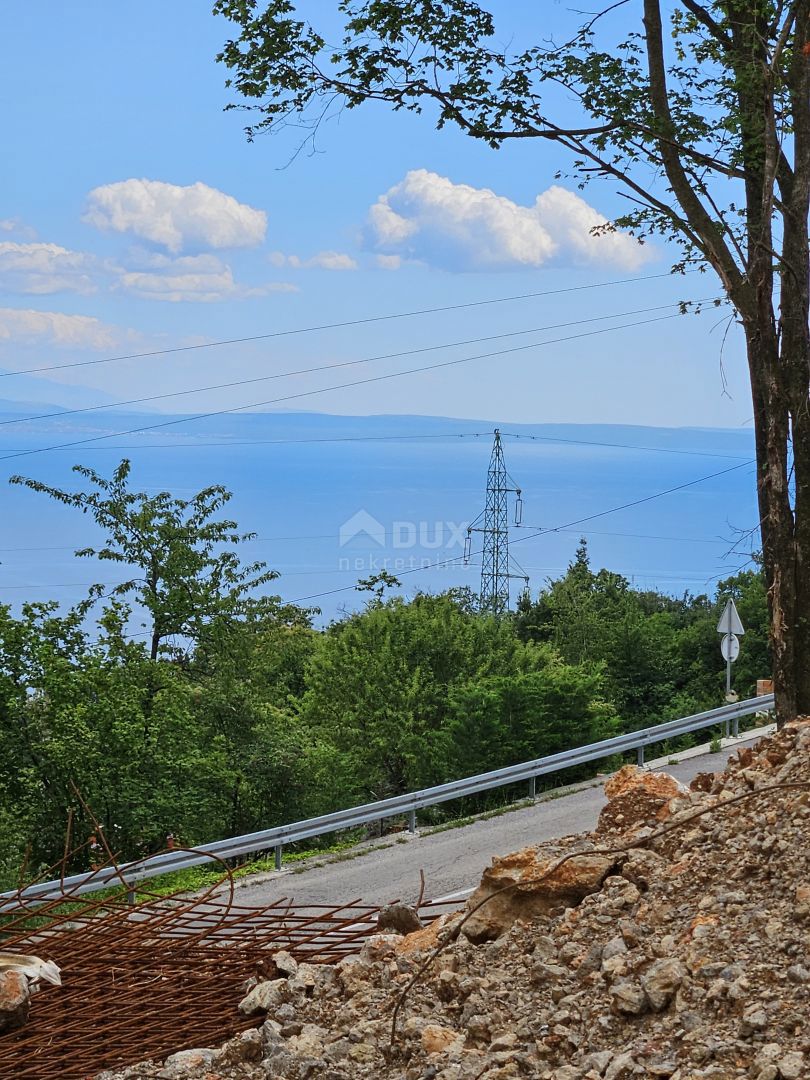 OPATIJA, BREGI - gradbeno zemljišče 1945m2 s pogledom na morje za poslovno-stanovanjski ali stanovanjski objekt - oddaja apartmajev / družinske hiše / vile / hiše - počitnice z bazenom