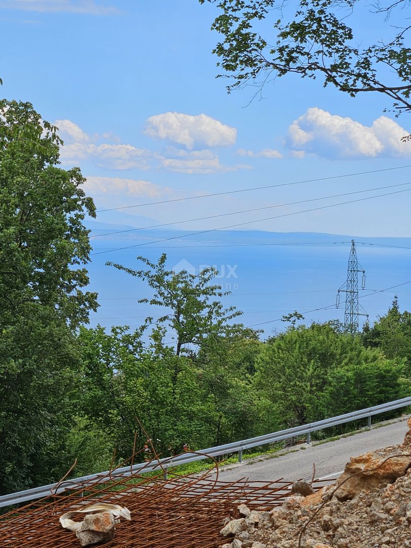 OPATIJA, BREGI - gradbeno zemljišče 1945m2 s pogledom na morje za poslovno-stanovanjski ali stanovanjski objekt - oddaja apartmajev / družinske hiše / vile / hiše - počitnice z bazenom