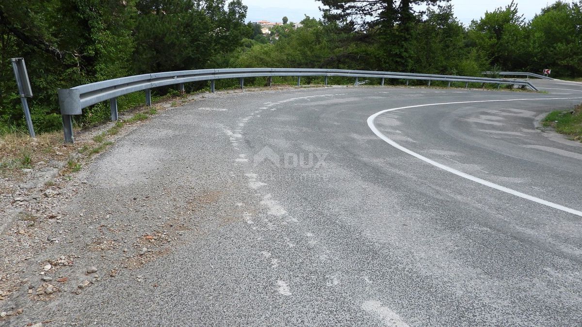 OPATIJA, BREGI - gradbeno zemljišče 1945m2 s pogledom na morje za poslovno-stanovanjski ali stanovanjski objekt - oddaja apartmajev / družinske hiše / vile / hiše - počitnice z bazenom