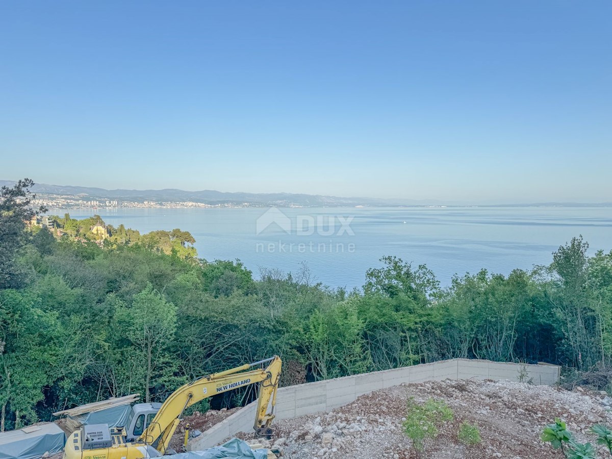 OPATIJA, IČIĆI - moderna vila na edinstveni lokaciji le 200 m od plaže Ičići 