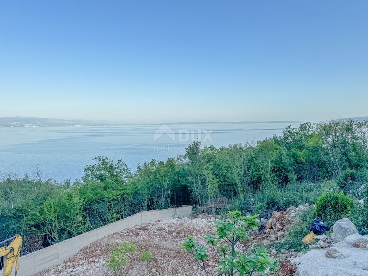 OPATIJA, IČIĆI - moderna vila na edinstveni lokaciji le 200 m od plaže Ičići 