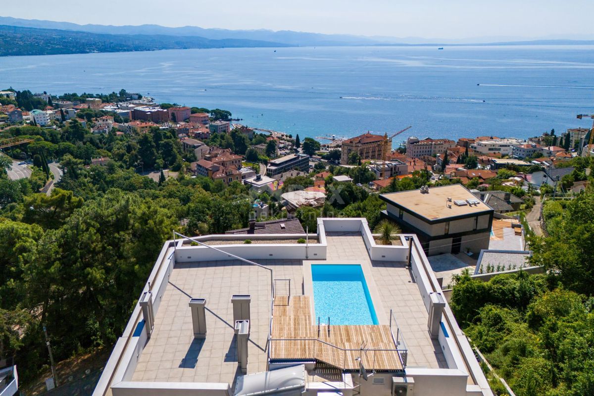OPATIJA, CENTER - luksuzno stanovanje v novogradnji s pogledom na morje, skupni bazen, garaža