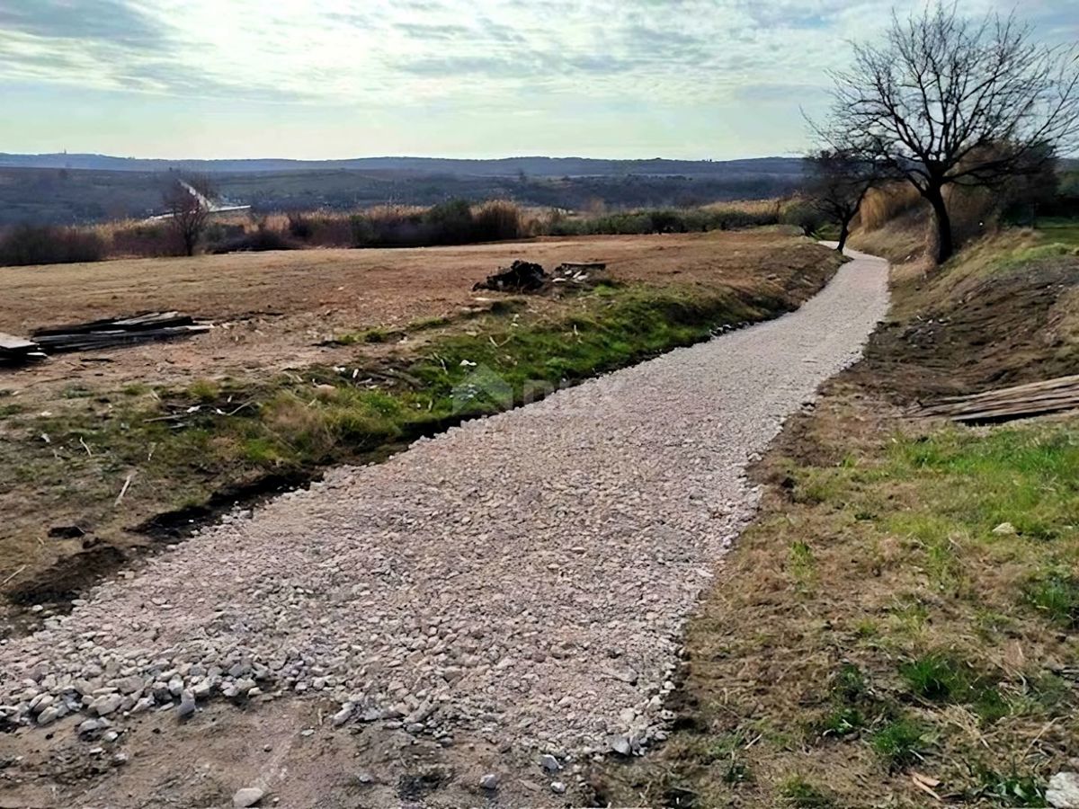 ISTRA, BUJE - Gradbeno zemljišče s panoramskim razgledom