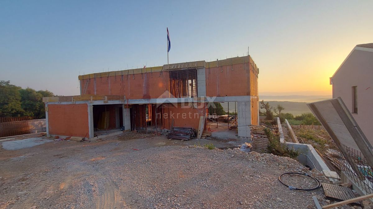 OTOK KRK, MESTO KRK (okolica) - luksuzna vila v gradnji