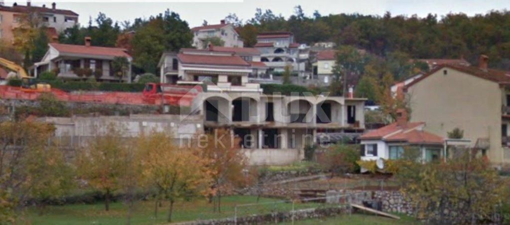 OPATIJA, JUŠIĆI - začeta gradnja 1250m2 na parceli 1330m2 s pogledom na morje 