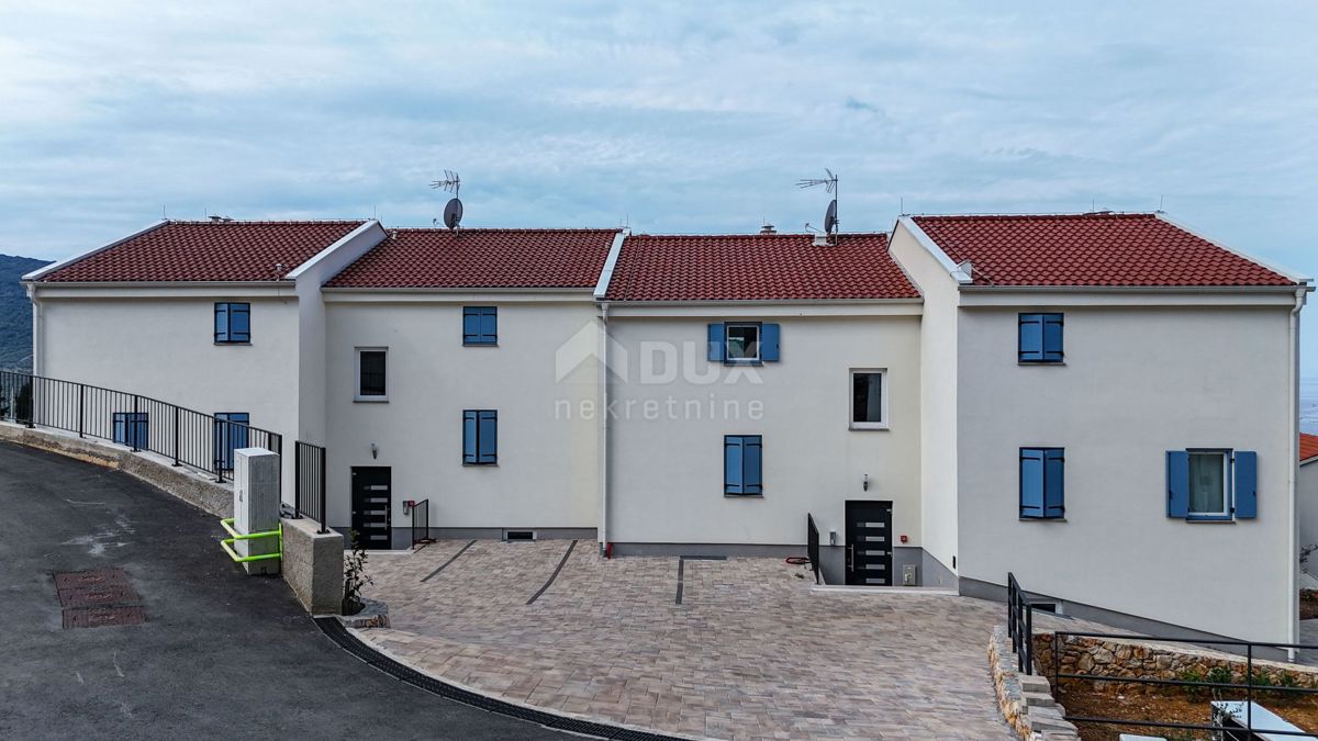 OTOK CRES, CRES - Apartma z vrtom, parkiriščem in pogledom na morje