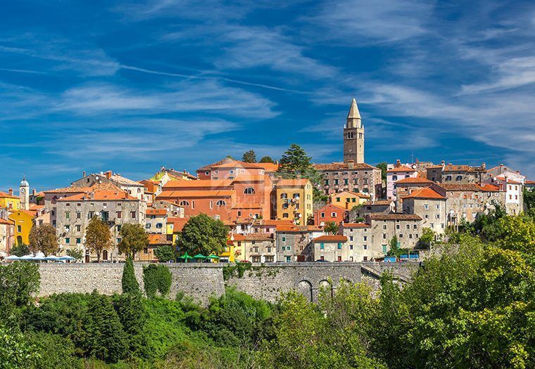 ISTRA, LABIN - Zazidljivo zemljišče v bližini mesta