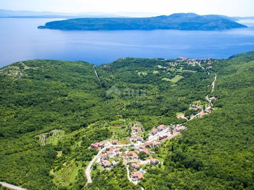 OPATIJA, BRSEČ - dve lepi dvojčki vili z bazenom in pogledom na morje v oazi miru