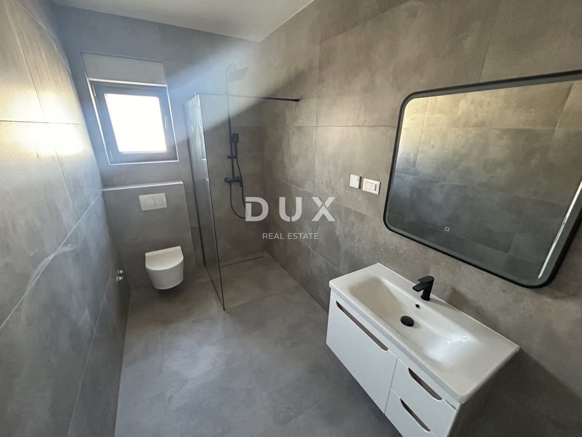 ŠIBENIK, VODICE - Udobno dvonadstropno stanovanje na mirni lokaciji