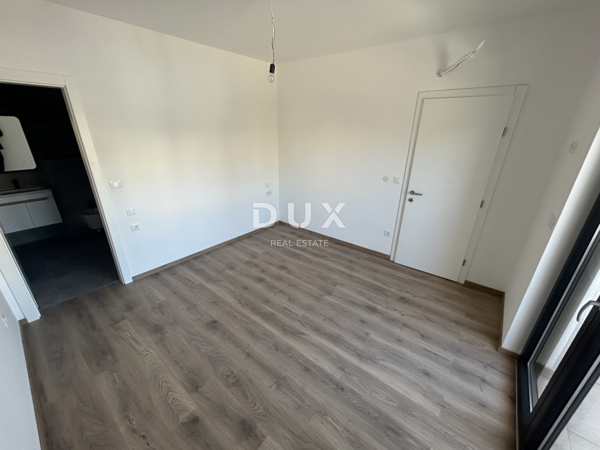 ŠIBENIK, VODICE - Udobno dvonadstropno stanovanje na mirni lokaciji