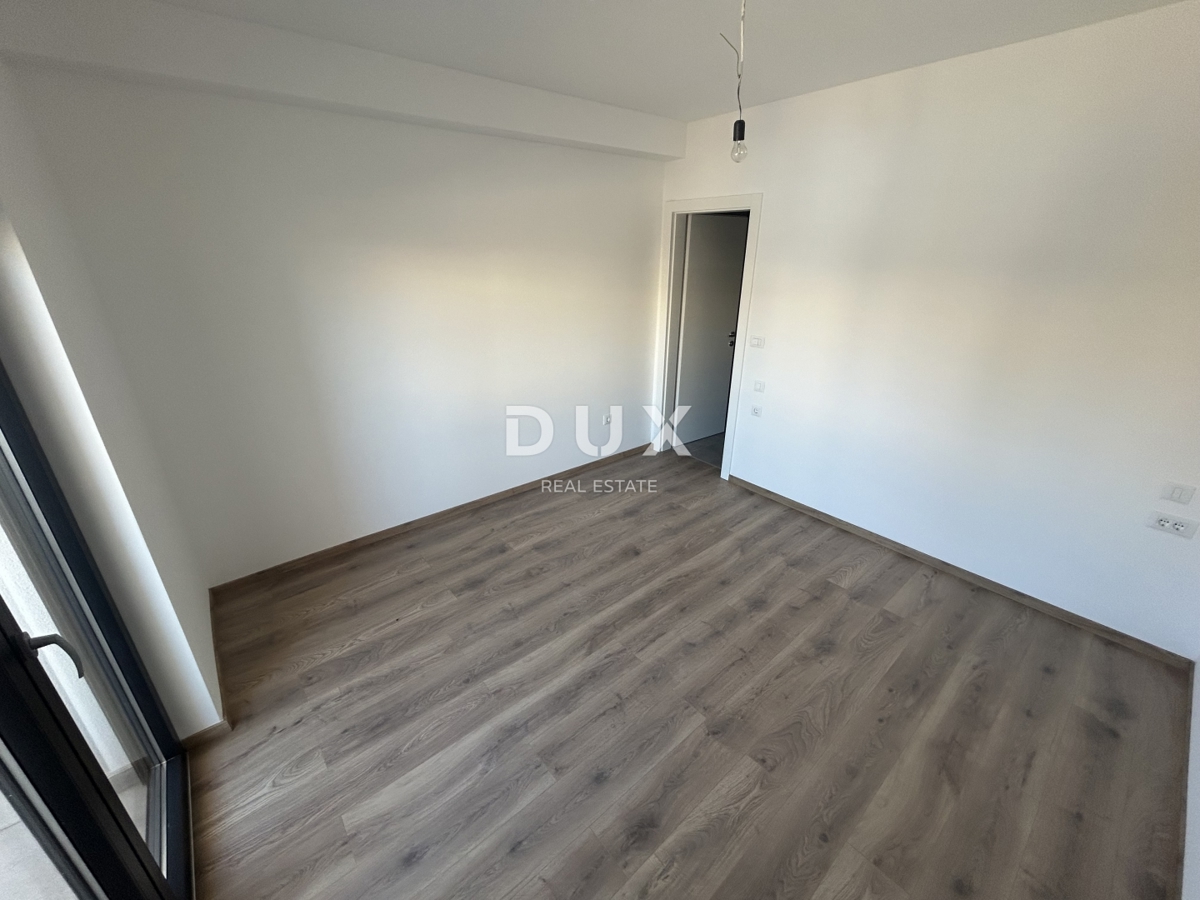 ŠIBENIK, VODICE - Udobno dvonadstropno stanovanje na mirni lokaciji