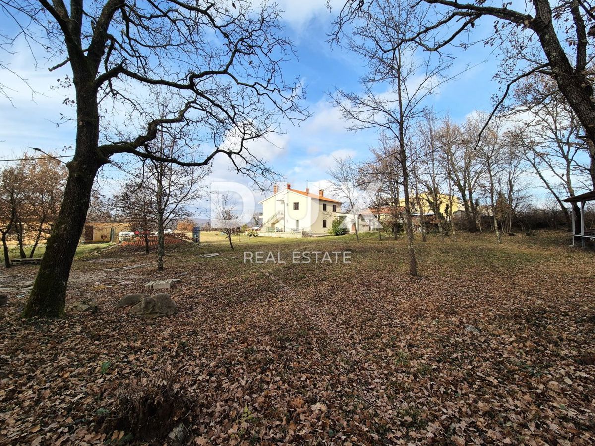 ISTRA, LABIN - Gradbeno zemljišče idealno za družinsko hišo, blizu mesta!