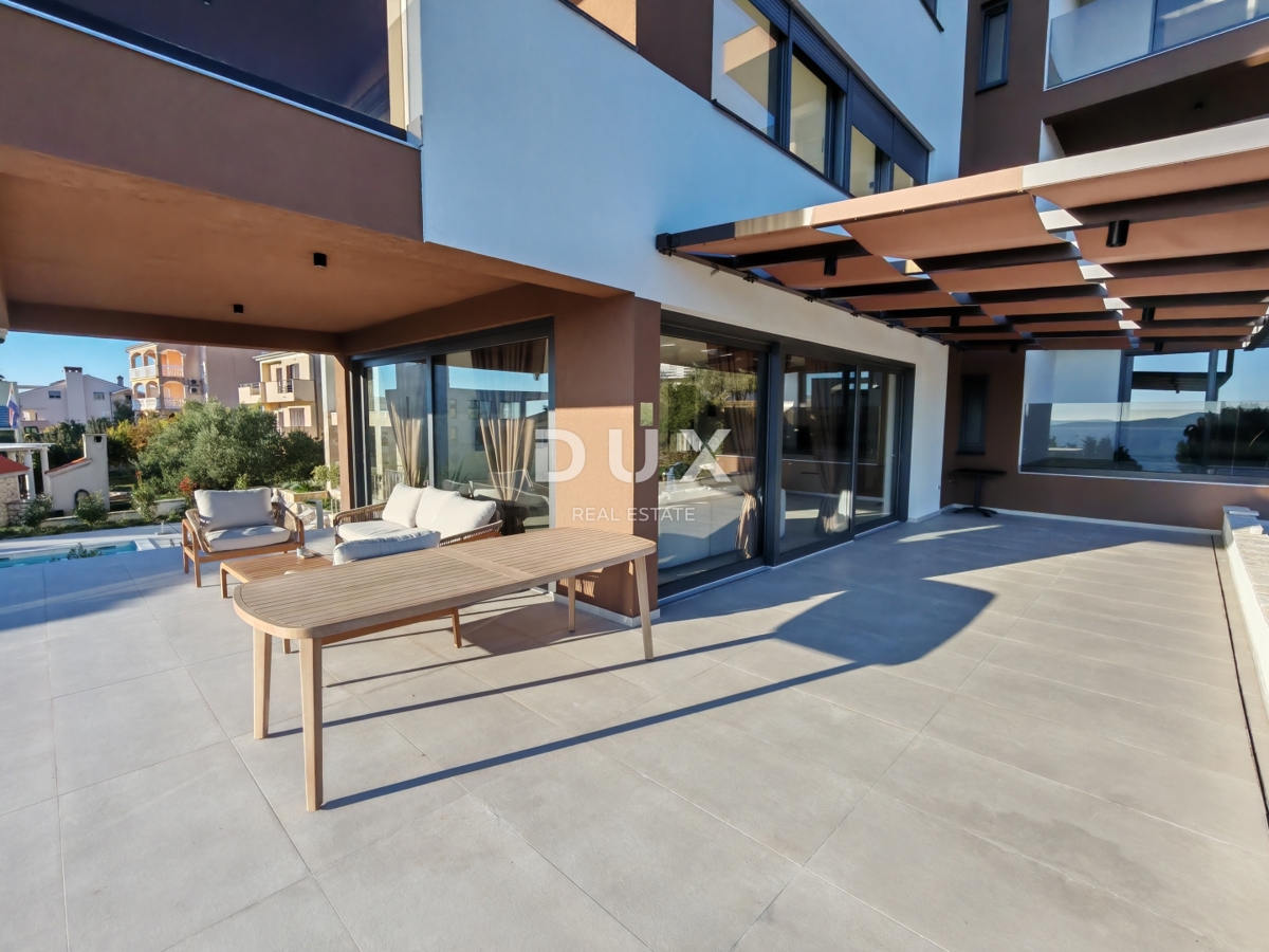 ZADAR, KOŽINO - Luksuzno stanovanje 100 metrov od plaže, z ogrevanim bazenom in pogledom na morje! 4 spalnice! S1