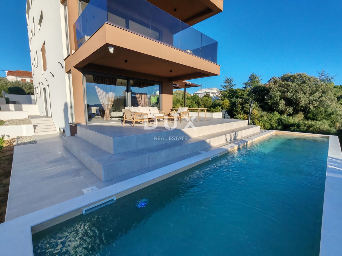 ZADAR, KOŽINO - Luksuzno stanovanje 100 metrov od plaže, z ogrevanim bazenom in pogledom na morje! 4 spalnice! S1