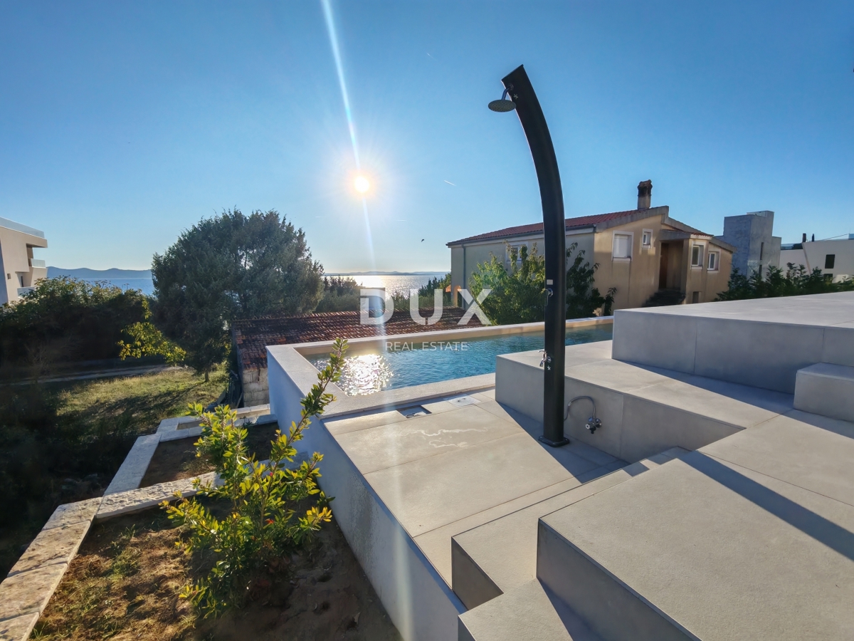 ZADAR, KOŽINO - Luksuzno stanovanje 100 metrov od plaže, z ogrevanim bazenom in pogledom na morje! 4 spalnice! S1