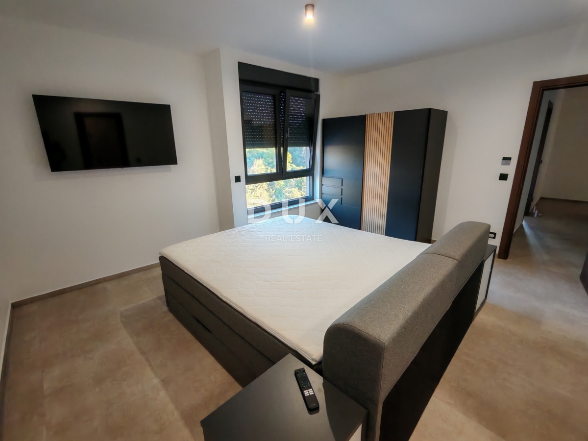 ZADAR, KOŽINO - Luksuzno stanovanje 100 metrov od plaže, z ogrevanim bazenom in pogledom na morje! 4 spalnice! S1