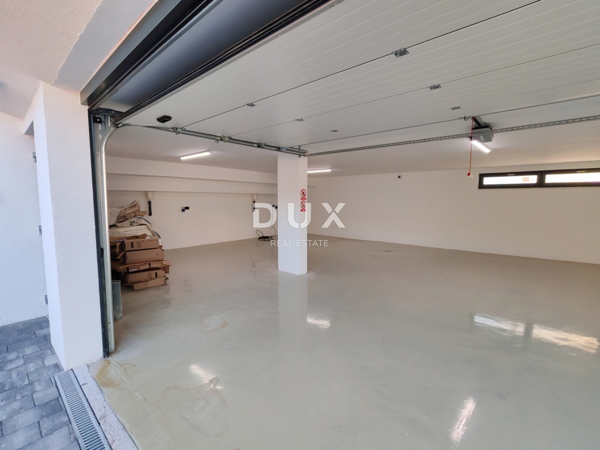 ZADAR, KOŽINO - Luksuzno stanovanje 100 metrov od plaže, z ogrevanim bazenom in pogledom na morje! 4 spalnice! S1