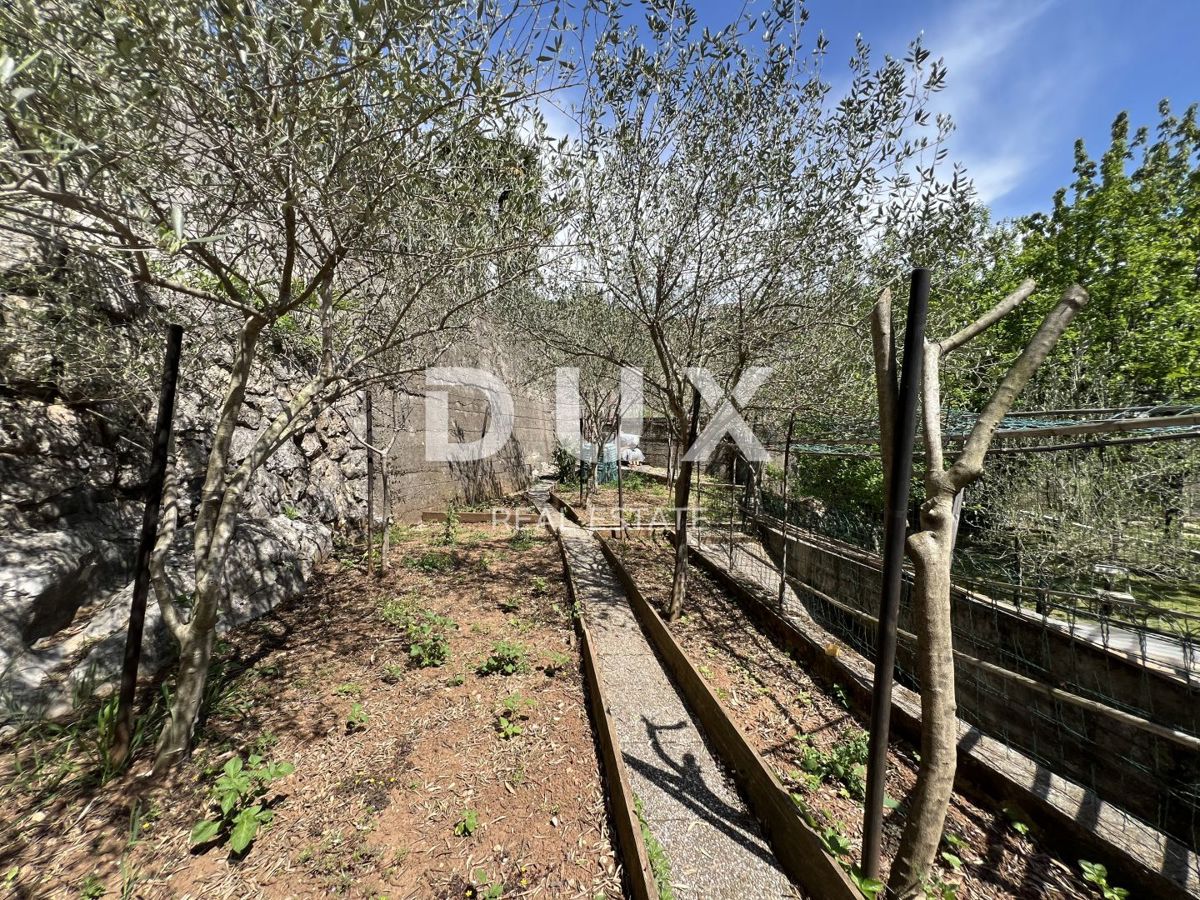 OPATIJA, MATULJI - hiša na parceli 720 m2