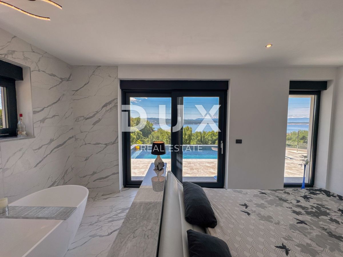 CRIKVENICA, KVARNER - Moderna vila z bazenom in panoramskim pogledom na morje (hiša + stanovanje)