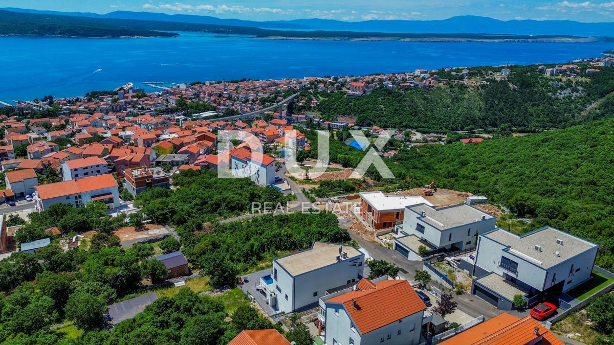 CRIKVENICA, KVARNER - Moderna vila z bazenom in panoramskim pogledom na morje (hiša + stanovanje)