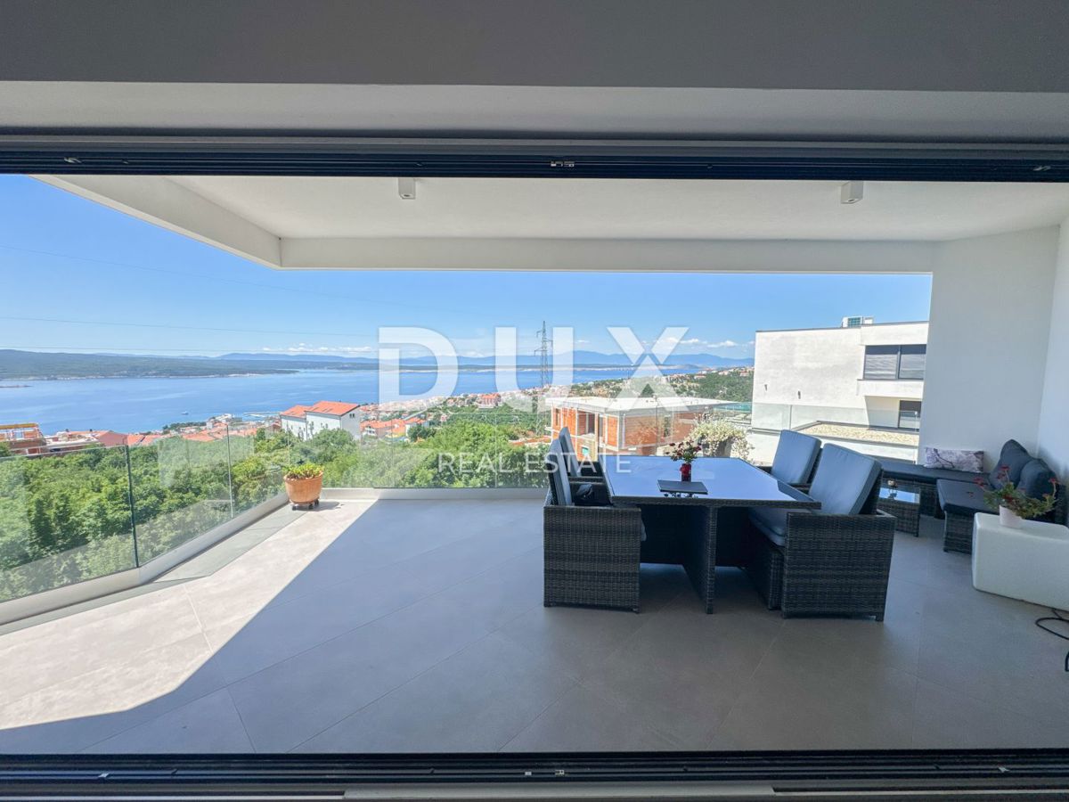 CRIKVENICA, KVARNER - Moderna vila z bazenom in panoramskim pogledom na morje (hiša + stanovanje)