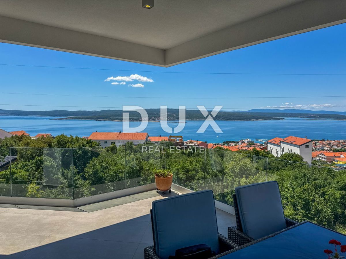 CRIKVENICA, KVARNER - Moderna vila z bazenom in panoramskim pogledom na morje (hiša + stanovanje)