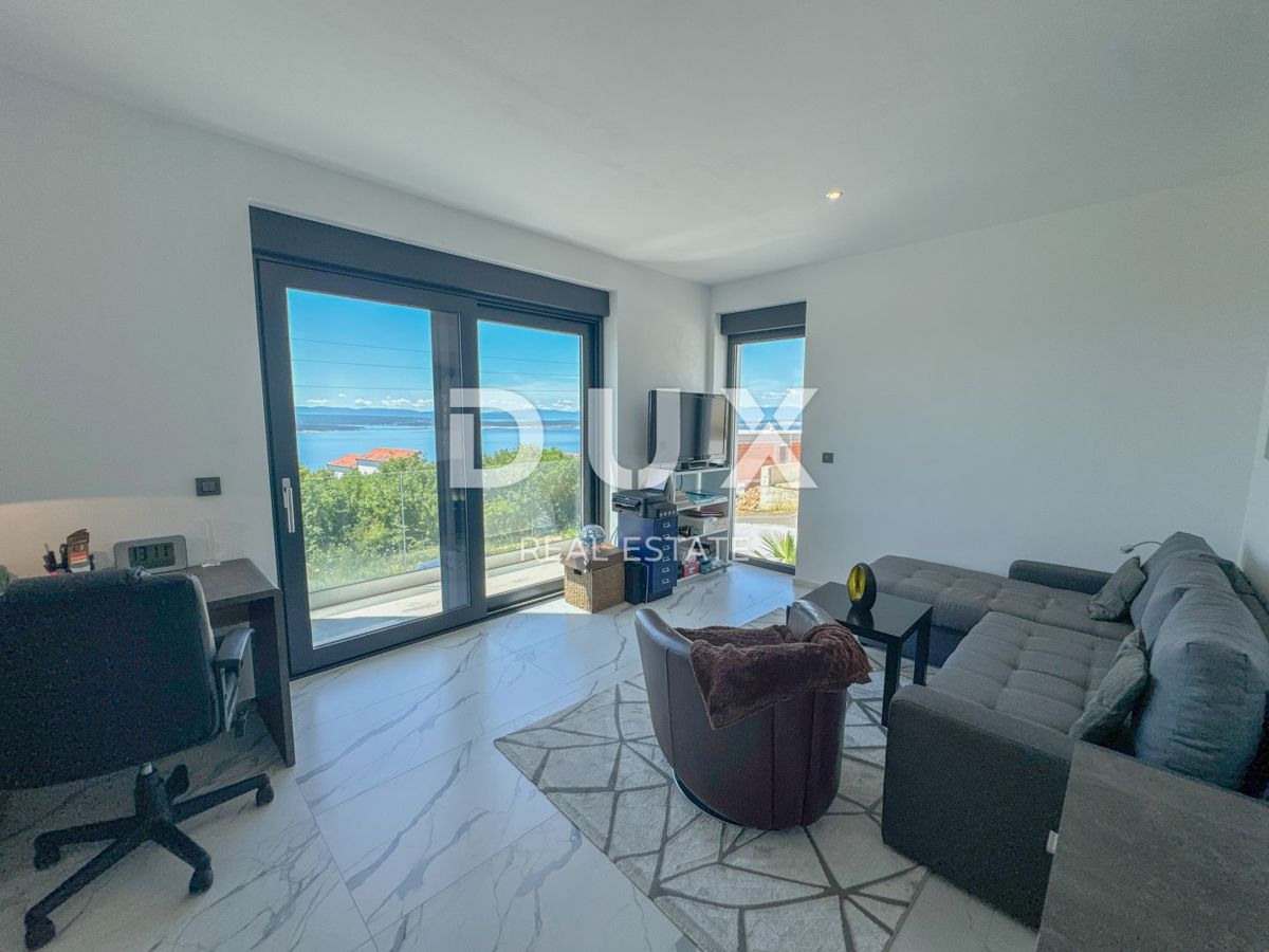 CRIKVENICA, KVARNER - Moderna vila z bazenom in panoramskim pogledom na morje (hiša + stanovanje)