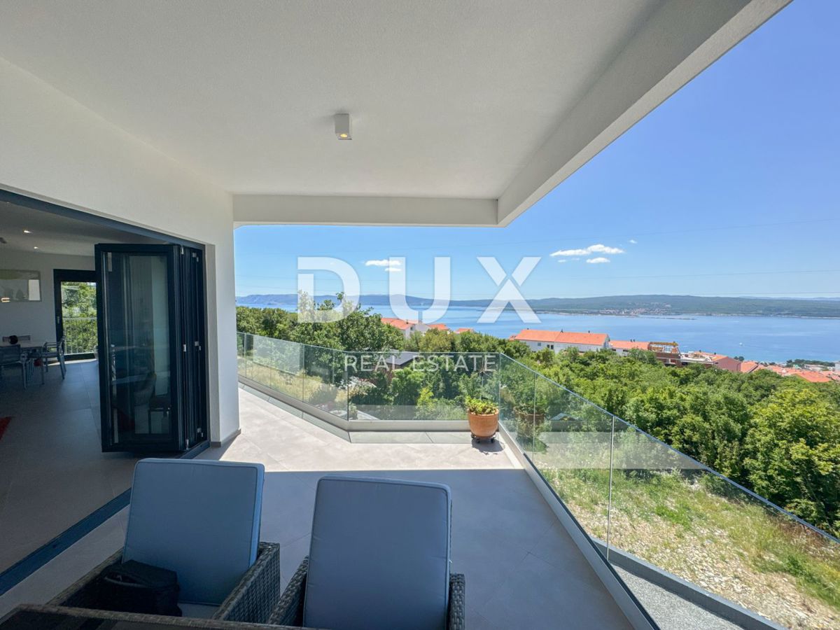 CRIKVENICA, KVARNER - Moderna vila z bazenom in panoramskim pogledom na morje (hiša + stanovanje)
