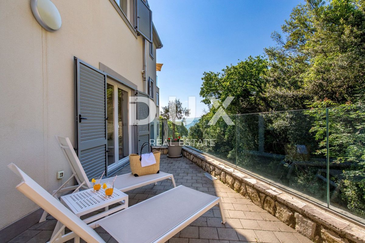 OPATIJA, LOVRAN - ekskluzivno stanovanje 50 m od morja