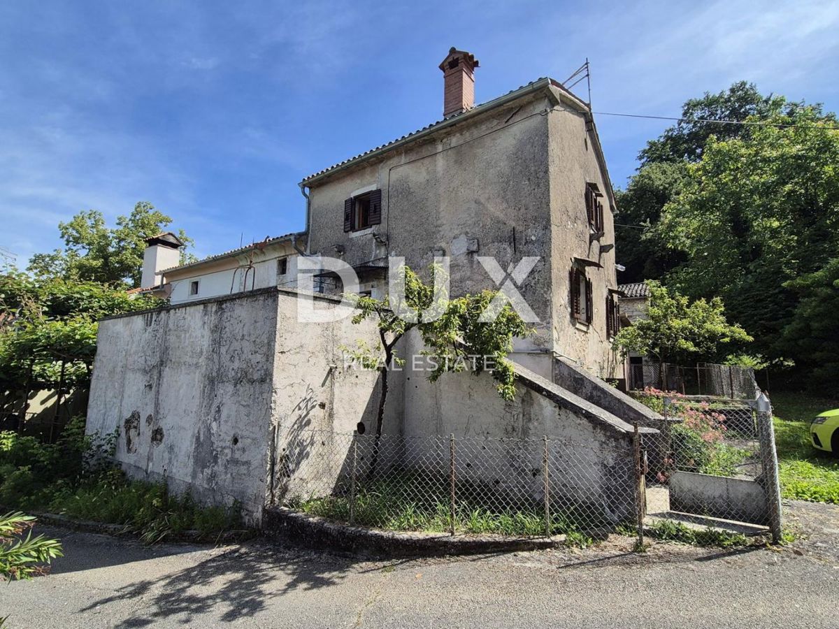 ISTRA, LABIN - Avtentična istrska kamnita hiša z gospodarskim poslopjem in velikim vrtom