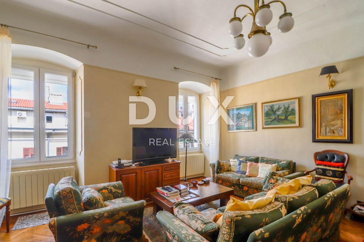 RIJEKA, CENTER - stanovanje, 4 spalnice + dnevna soba, 3. nadstropje, LUKSUZNO OPREMLJENO!