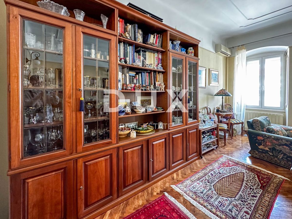 RIJEKA, CENTER - stanovanje, 4 spalnice + dnevna soba, 3. nadstropje, LUKSUZNO OPREMLJENO!