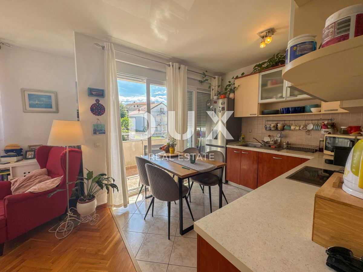 RIJEKA, VIŠKOVO - priložnost - stanovanje 58m2 z dvema spalnicama, dvema balkonoma v novejši hiši, mirna ulica blizu centra