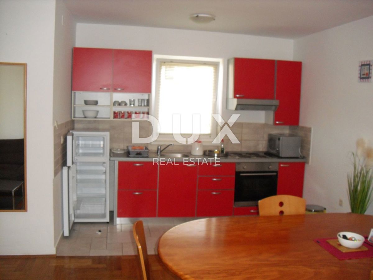 OTOK KRK, MALINSKA - Apartma 2 spalnici + dnevna soba s parkirnim mestom