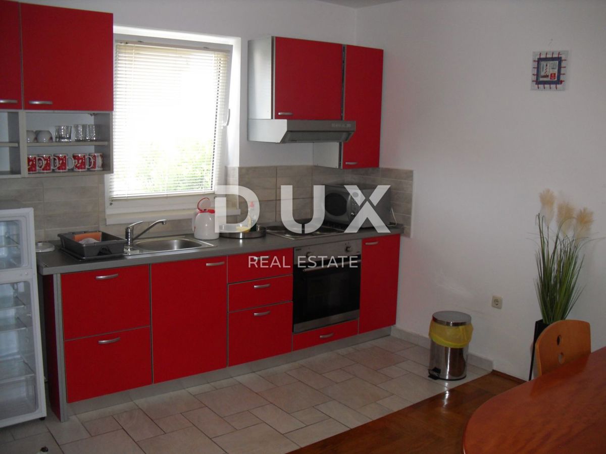 OTOK KRK, MALINSKA - Apartma 2 spalnici + dnevna soba s parkirnim mestom