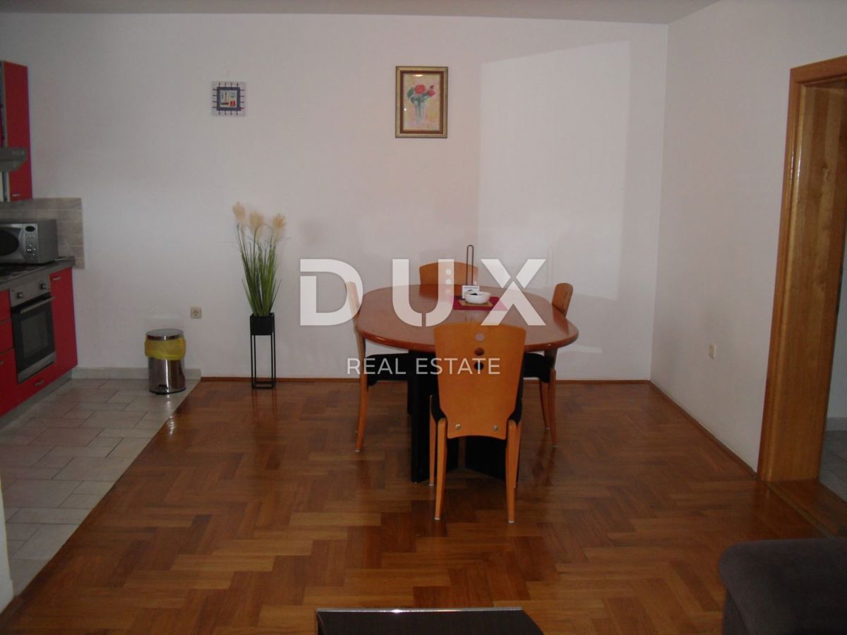 OTOK KRK, MALINSKA - Apartma 2 spalnici + dnevna soba s parkirnim mestom