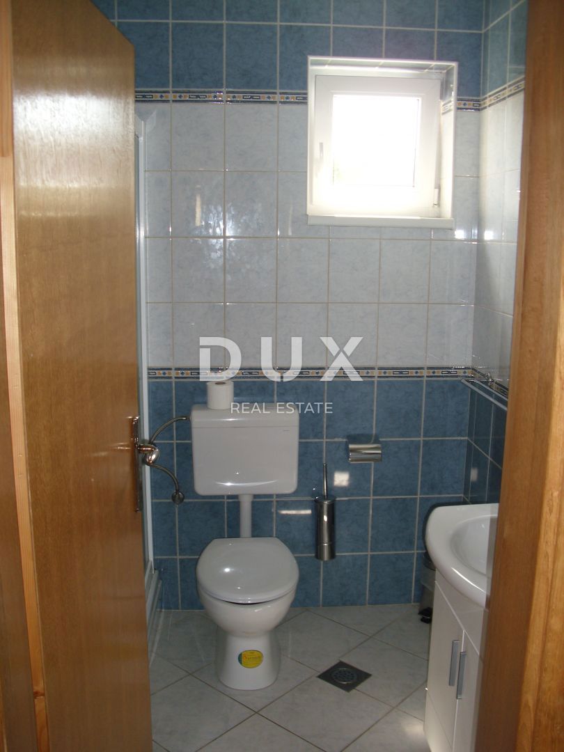 OTOK KRK, MALINSKA - Apartma 2 spalnici + dnevna soba s parkirnim mestom