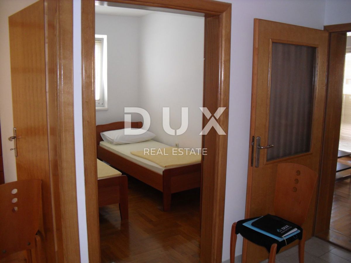 OTOK KRK, MALINSKA - Apartma 2 spalnici + dnevna soba s parkirnim mestom