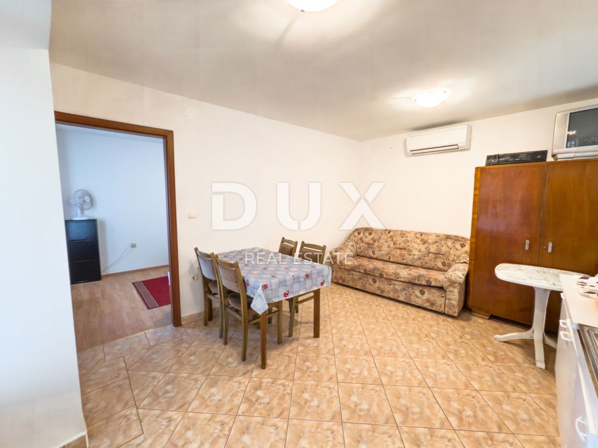 NOVI VINODOLSKI - hiša s 4 apartmaji