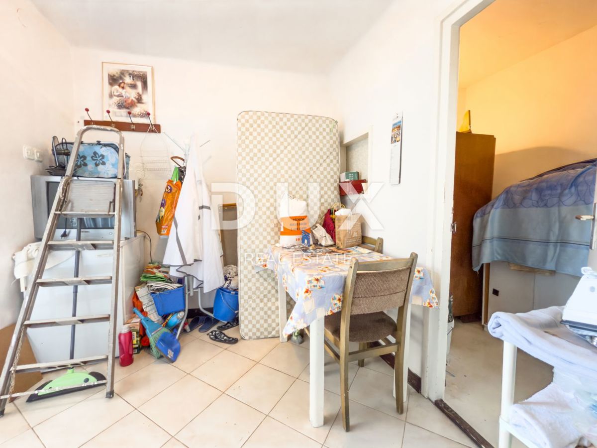 NOVI VINODOLSKI - hiša s 4 apartmaji
