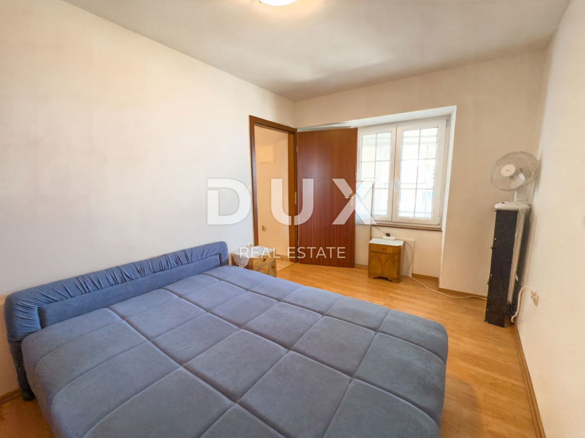 NOVI VINODOLSKI - hiša s 4 apartmaji