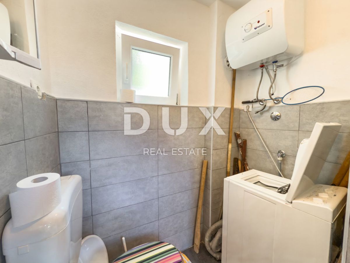 NOVI VINODOLSKI - hiša s 4 apartmaji