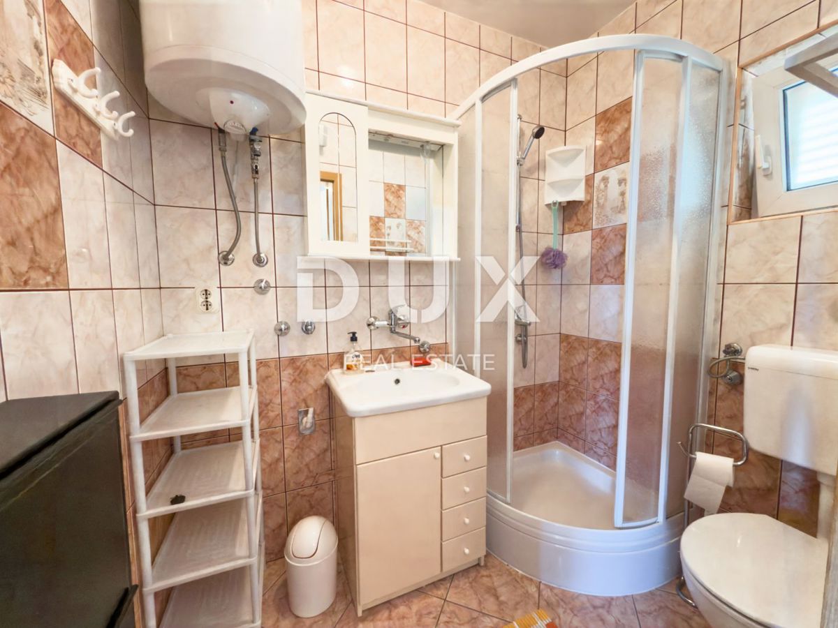 NOVI VINODOLSKI - hiša s 4 apartmaji