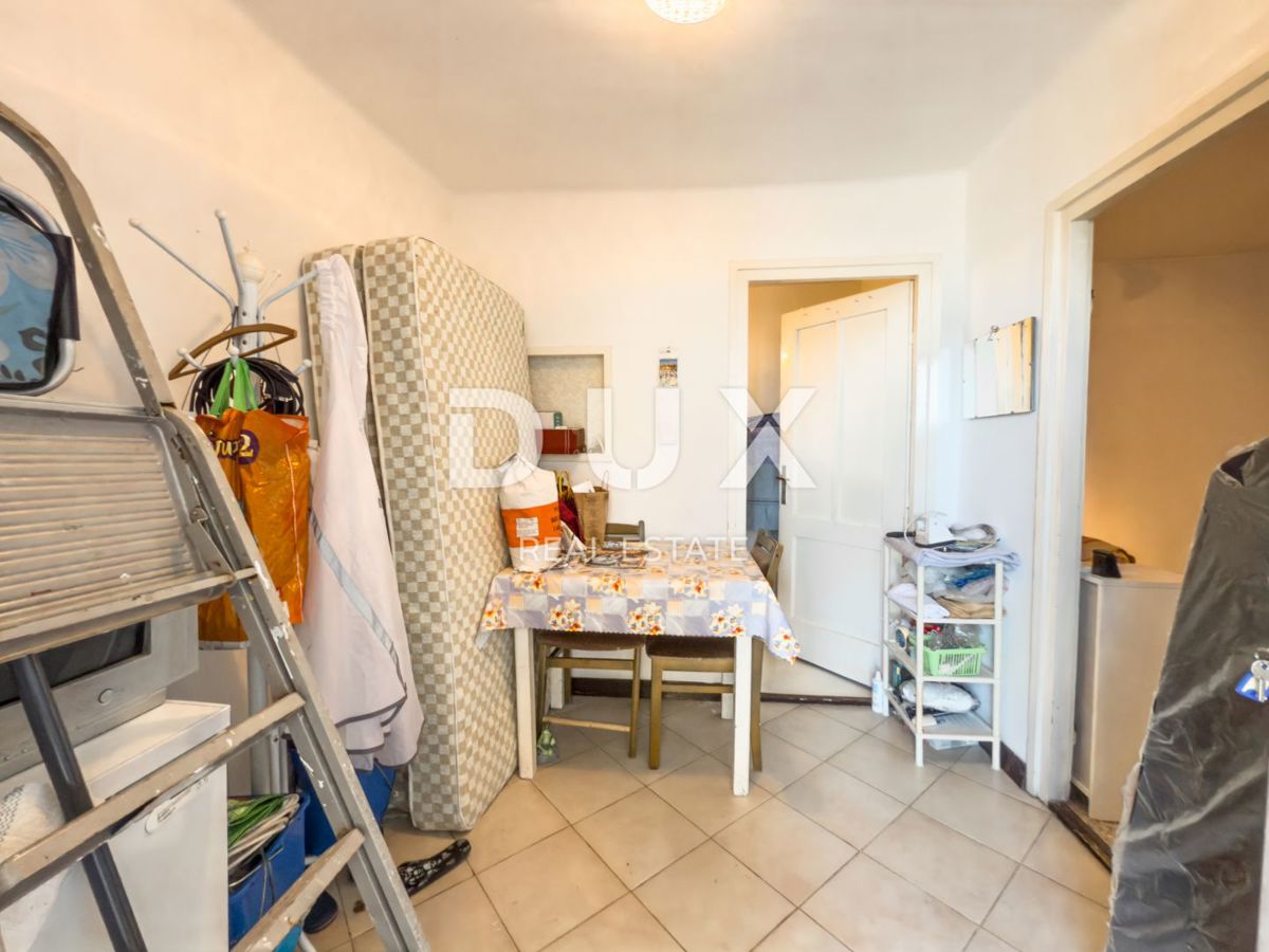 NOVI VINODOLSKI - hiša s 4 apartmaji