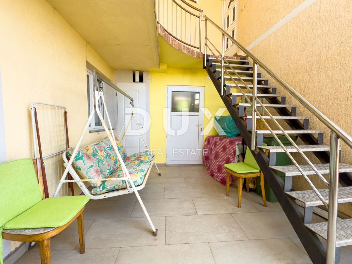 NOVI VINODOLSKI - hiša s 4 apartmaji